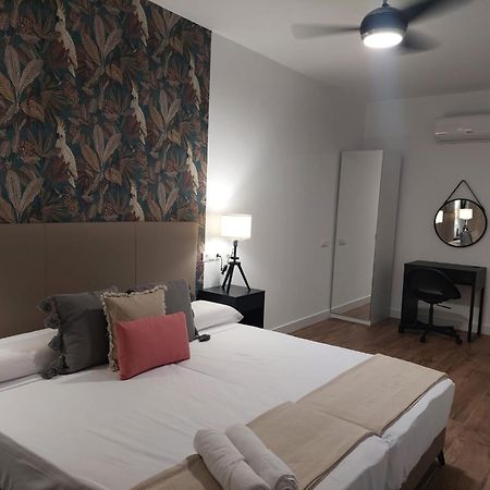 Hostal Garden Rous Paiporta Bagian luar foto