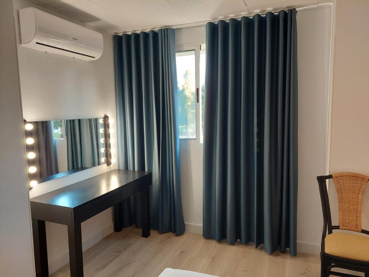 Hostal Garden Rous Paiporta Bagian luar foto