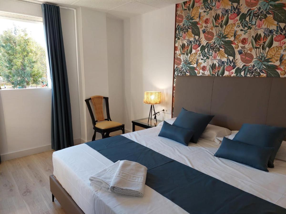 Hostal Garden Rous Paiporta Bagian luar foto