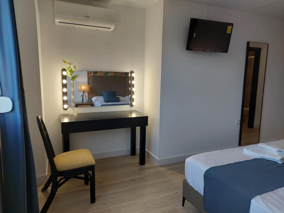 Hostal Garden Rous Paiporta Bagian luar foto