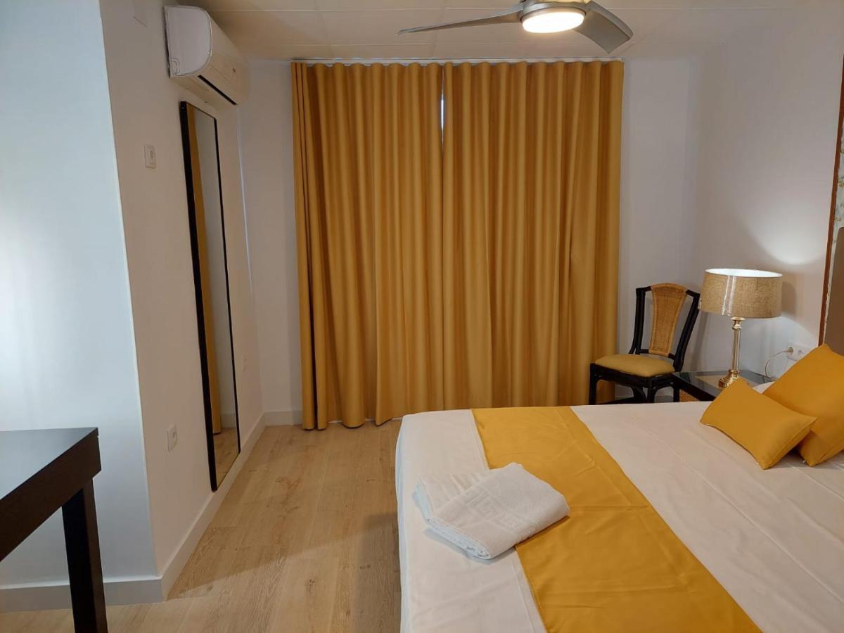 Hostal Garden Rous Paiporta Bagian luar foto