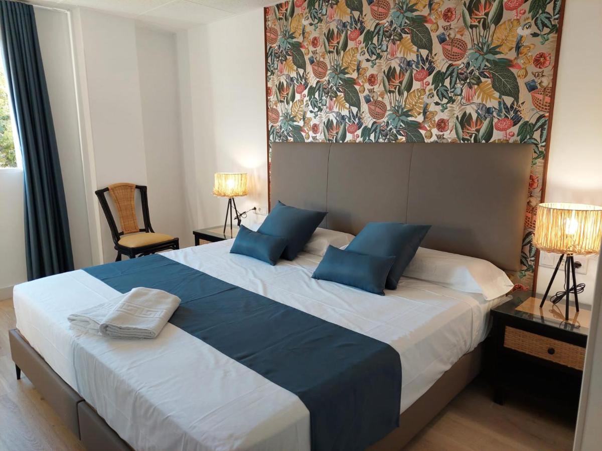 Hostal Garden Rous Paiporta Bagian luar foto