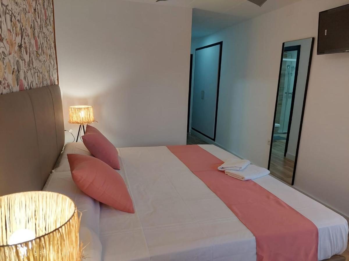 Hostal Garden Rous Paiporta Bagian luar foto