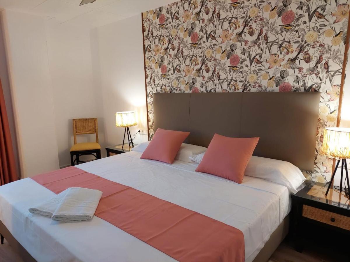 Hostal Garden Rous Paiporta Bagian luar foto