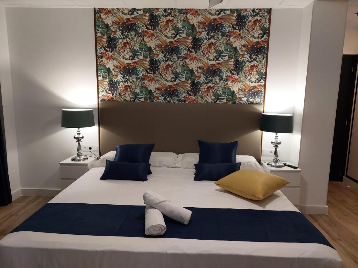 Hostal Garden Rous Paiporta Bagian luar foto
