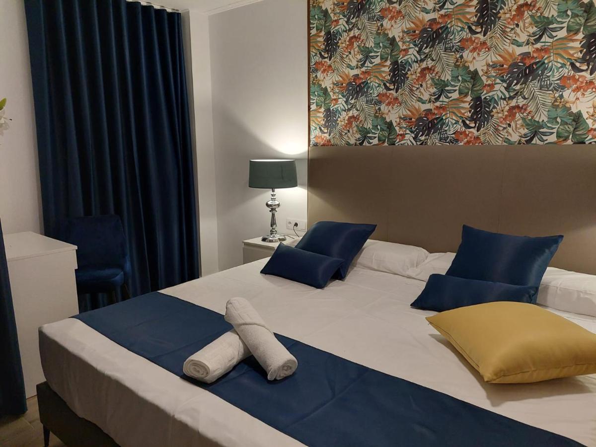 Hostal Garden Rous Paiporta Bagian luar foto
