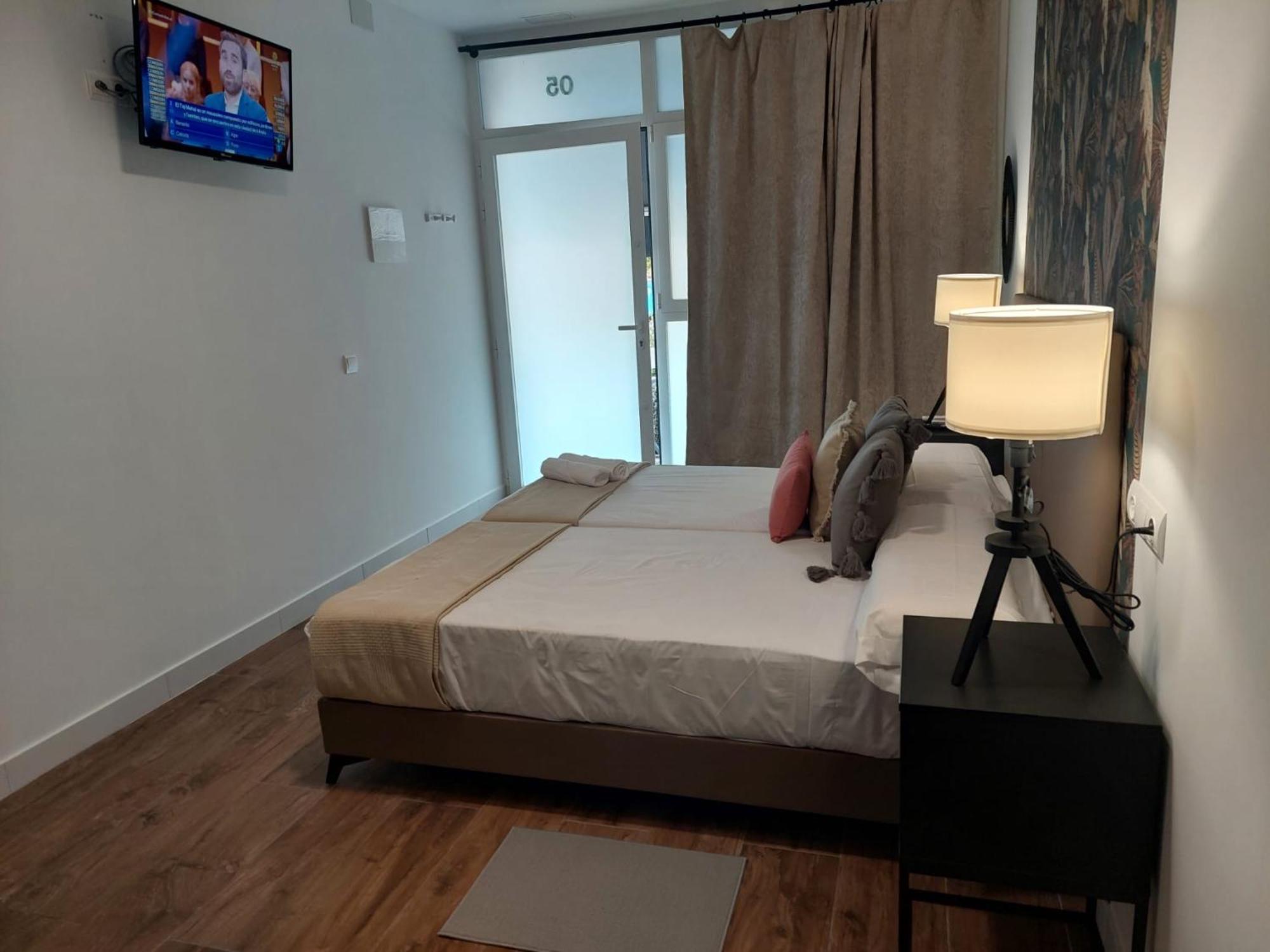 Hostal Garden Rous Paiporta Bagian luar foto